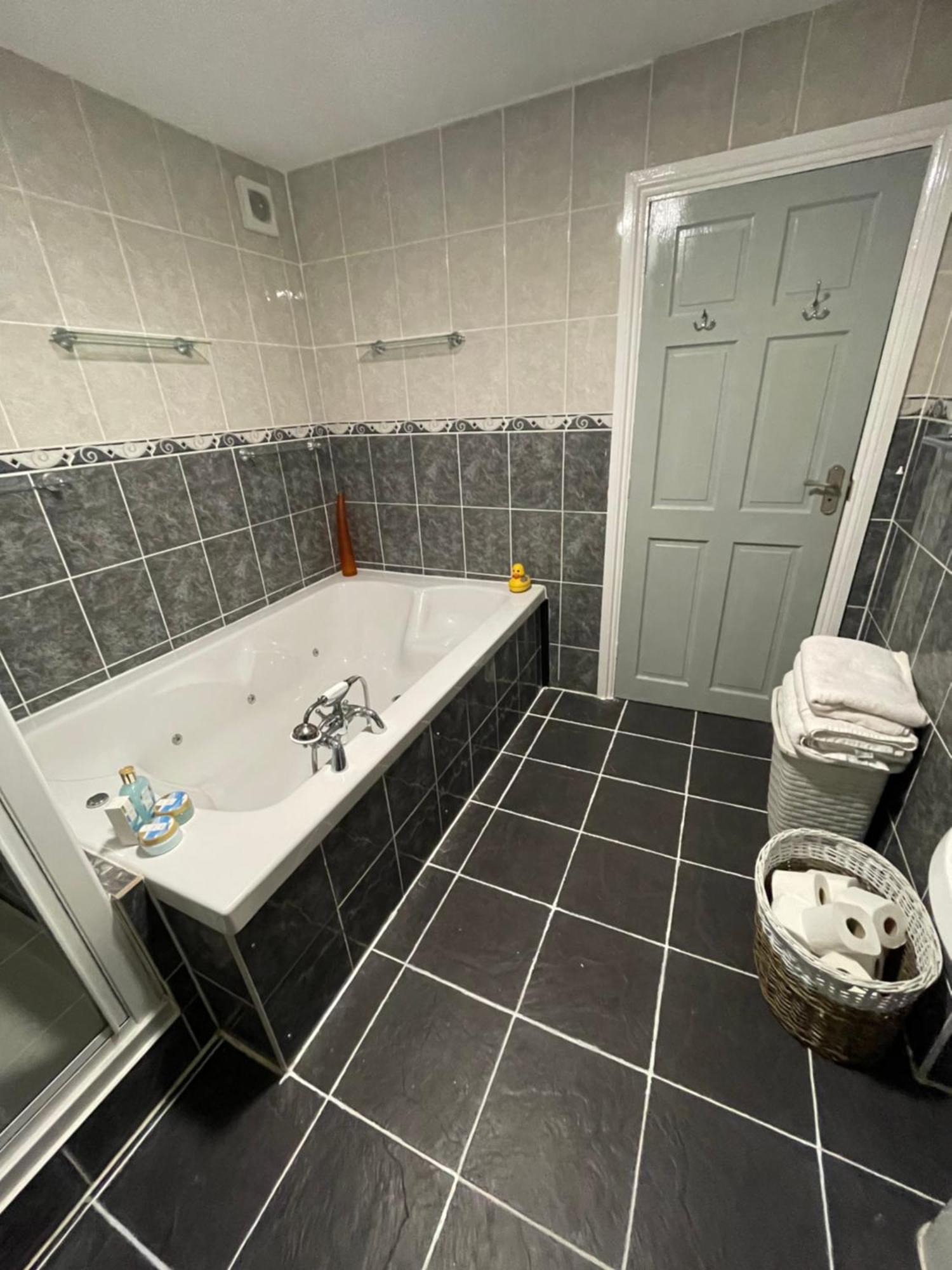 The Coach House At The Bull Inn Milton Keynes Ngoại thất bức ảnh